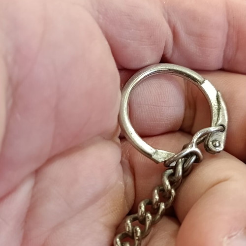 Vintage beer barrel keychain like new