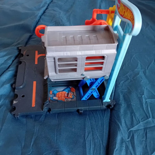 Hotwheels service used