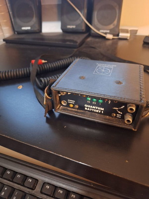Quantum Battery 1 used external flash battery with cable
