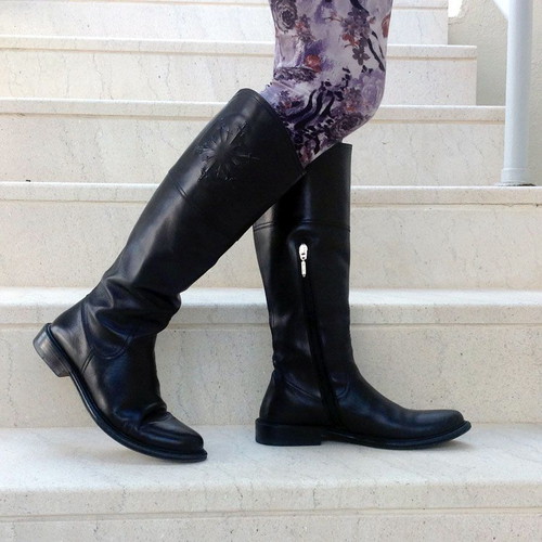 Cesare Paciotti Buffalo Leather Black Boots Size 38,5 in their box