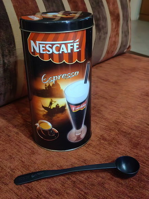 Μεταλικό κουτί Nescafe Espresso, ύψος 23εκ, διάμετρος 12εκ