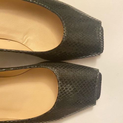 Women’s mid high heel shoes genuine leather like new, black