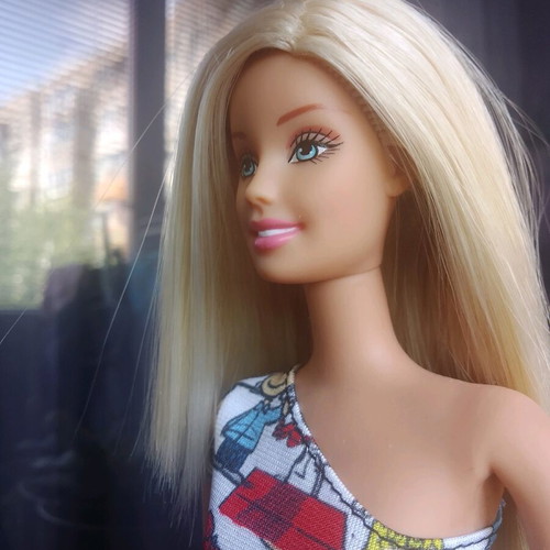 Barbie flexible body like new from 2000, 30 cm height
