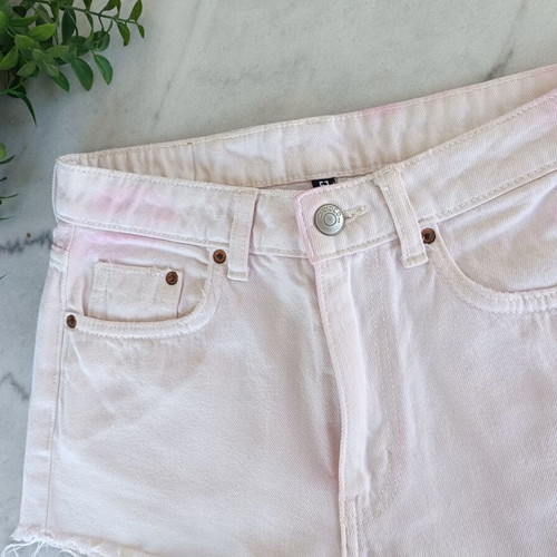 H&M high-waist denim shorts used, white with pale pink accents, size S