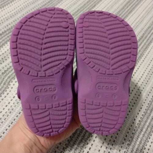 Crocs slippers size C6-7 22-24, purple