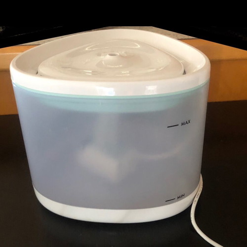Automatic pet water fountain for cats and dogs