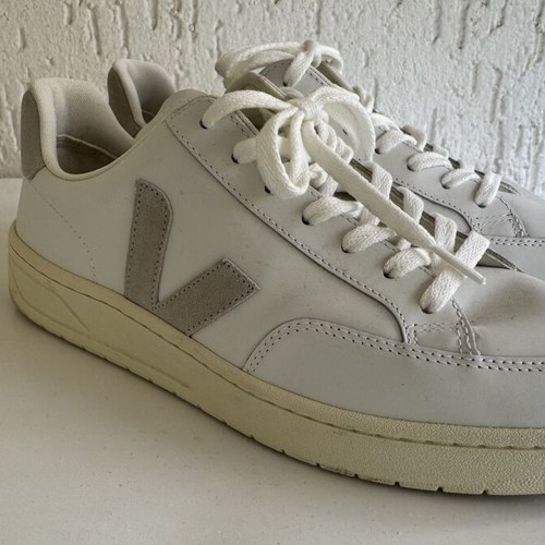 Veja V-12 Casual Shoes size 43 like new, white