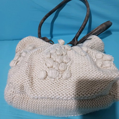 Knitted shoulder bag like new, white, wool