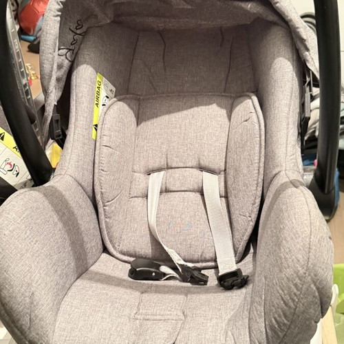 Car seat egg like new without stroller adapters