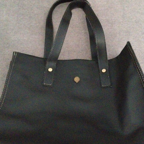 Thiros women's handbag like new, black