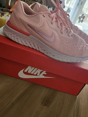 Nike Odyssey React women's sneakers size 36 like new pink
