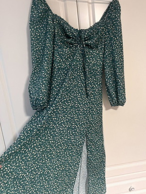 Πράσινο midi φόρεμα με λευκό floral print, μέγεθος Small, σαν καινούργιο