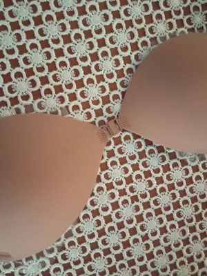Oysho cups like new, beige