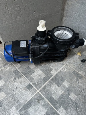 Water pump like new, used 1 month