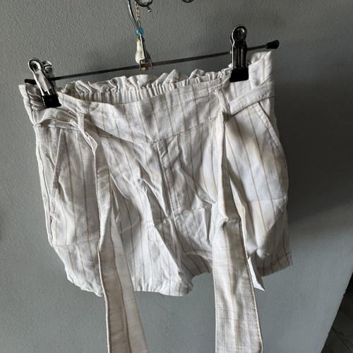 Summer shorts like new, white and beige