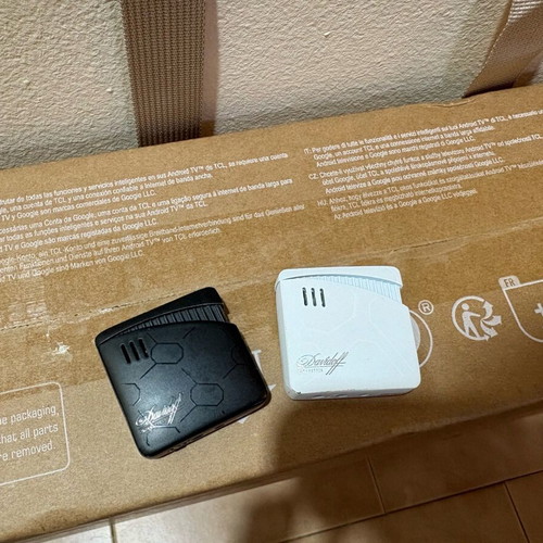 Davidoff lighters like new, set of 2