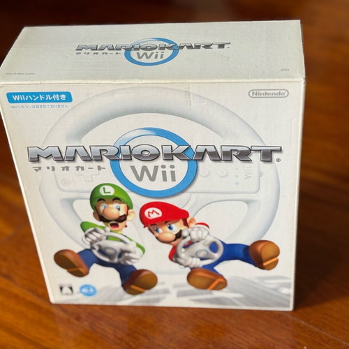 Mario Kart Nintendo Wii Wheel like new, complete in box