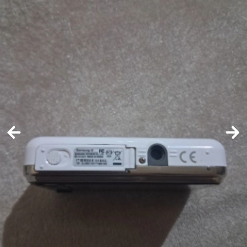 Samsung i8 8.2 MP compact camera