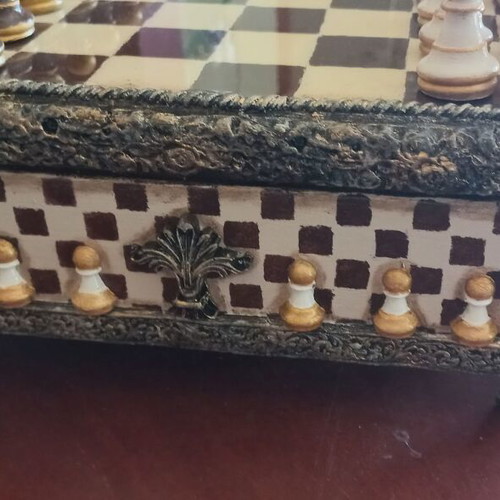 Decorative chess new with wooden box and liquid glass coating