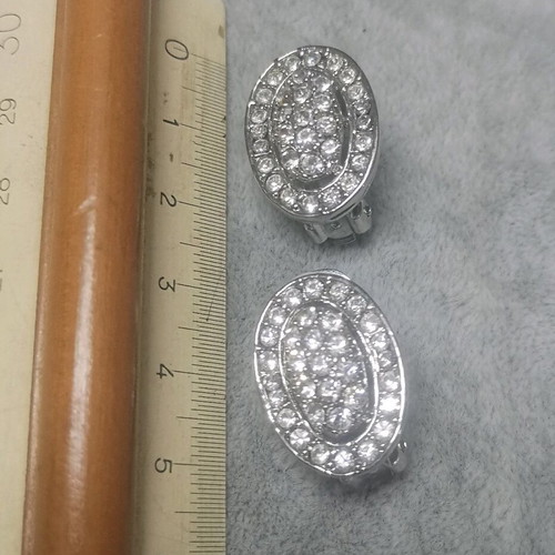 Vintage Faux Bijoux Clip Earrings silver like new