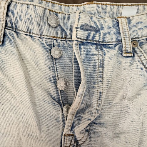 H&M Divided 90’s Boyfriend Denim Shorts like new, size S, light wash