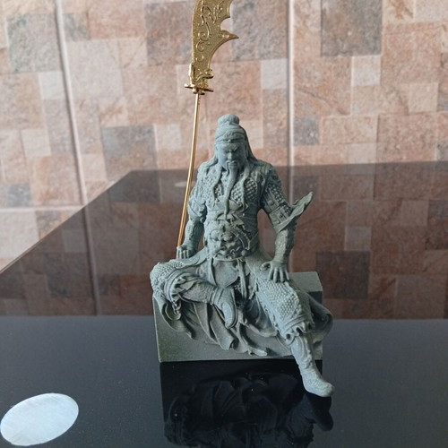 Guan Yu Feng Shui statue new, decorative collectible