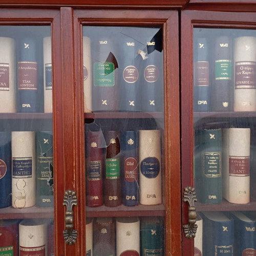 Deagostini miniature books used, 56 titles with mini bookshelf