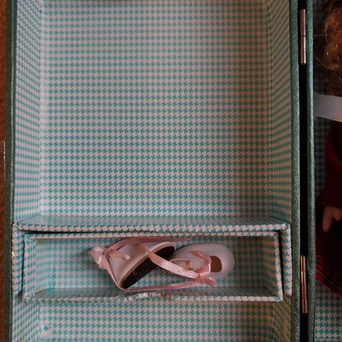 Victoria porcelain doll like new, limited edition with certificate