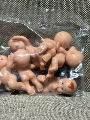Crawling Babies 6 vintage sealed pieces new