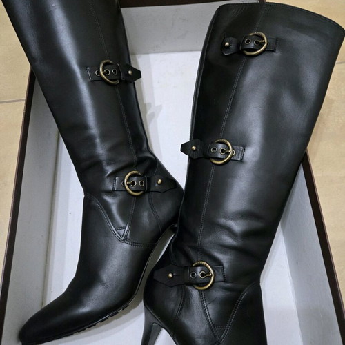 Bally black leather boots like new, 8cm heel