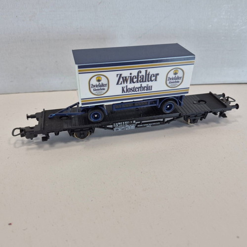 Lima H0 Train Set BR 332 and 6 DB Freight Cars used