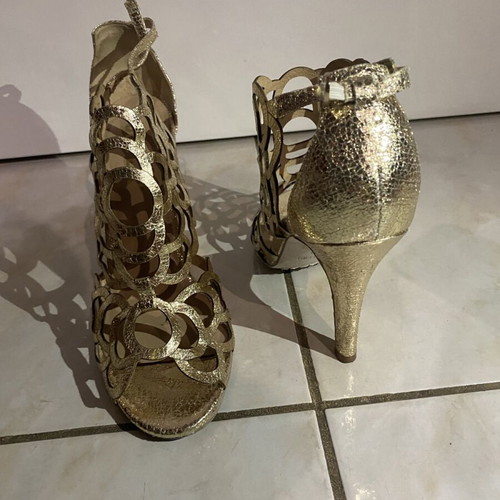 Gold heel sandal like new