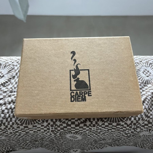 Collectible Carpostal graffiti Greek scene, Carpe Diem 2005