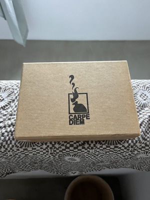 Collectible Carpostal graffiti Greek scene, Carpe Diem 2005