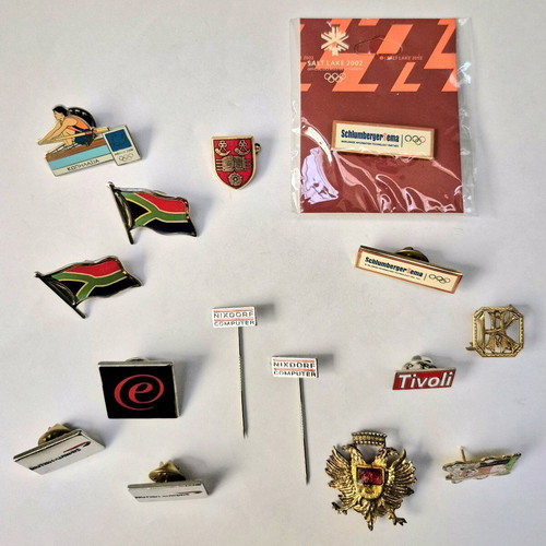 Variety pins like new, pack of 15 pieces