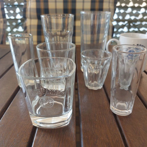 Glasses and mug used, set of 9 pieces