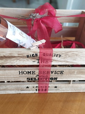 Vintage ξύλινο καφάσι Home Service 1938 με κρασί και δώρο