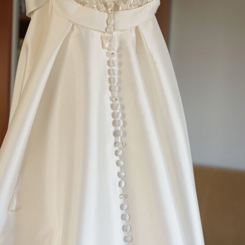Justin Alexander wedding dress like new with Mikado and lace