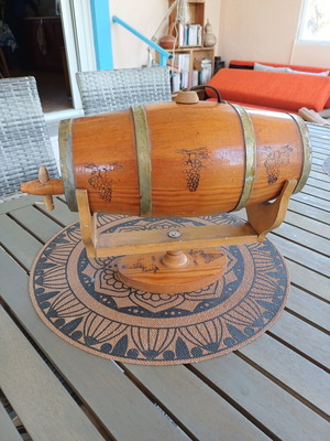 Wooden vintage wine barrel used, 23 cm high, 35 cm long