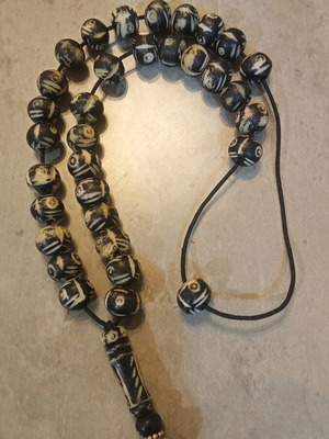 Worry beads carved two-tone bone 33 beads like new