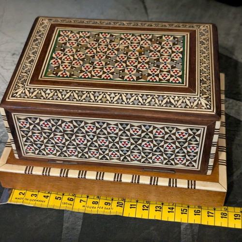 Wooden humidor like new for cigars or cigarettes