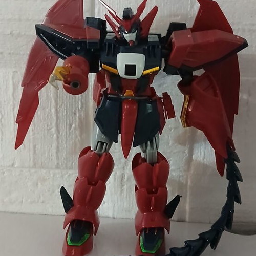 Bandai Gundam Epyon 1995 figure used, missing one hand