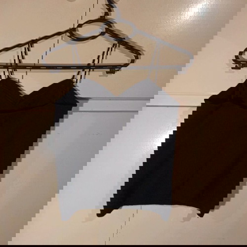 Μάλλινο τοπ Benetton σαν καινούργιο, φορεμένο ελάχιστα