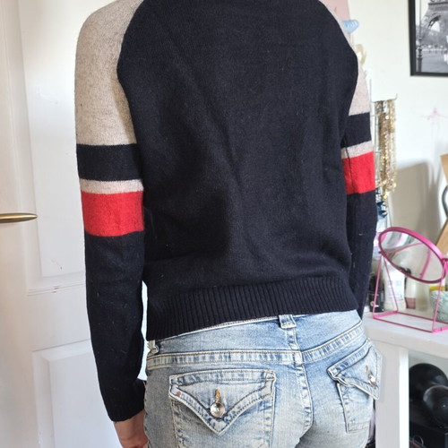 Superdry knit sweater S used with bold red heart logo