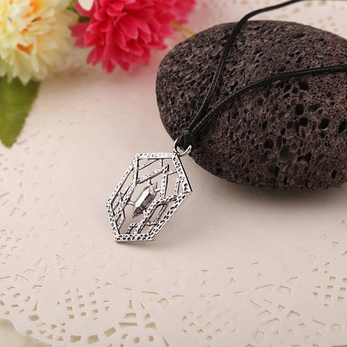 The Hobbit Kili Necklace pendant Lord of the Rings like new