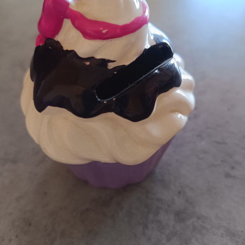 Cupcake piggy bank like new