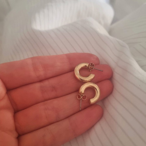 Elegant hoop earrings like new