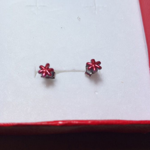 Silver earrings flower design in dark pink color new