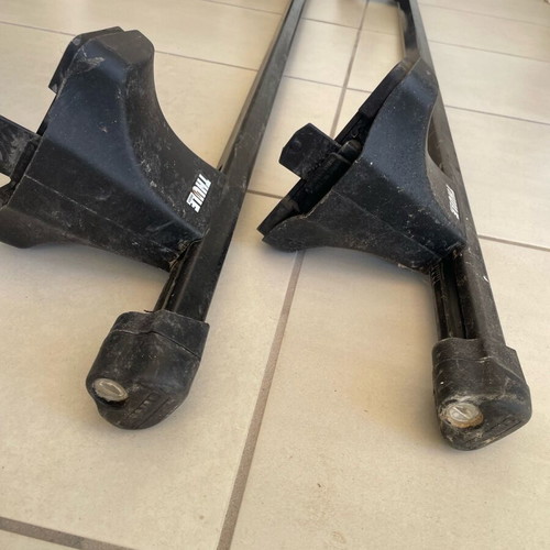 Thule Roof Bars and Feet used, 125cm, 90kg capacity
