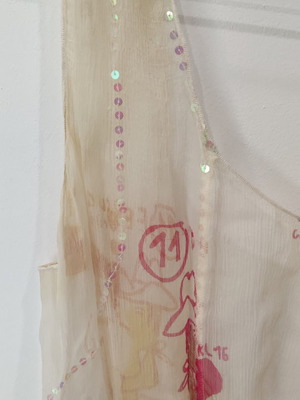 Custo blouse with sequins new, small